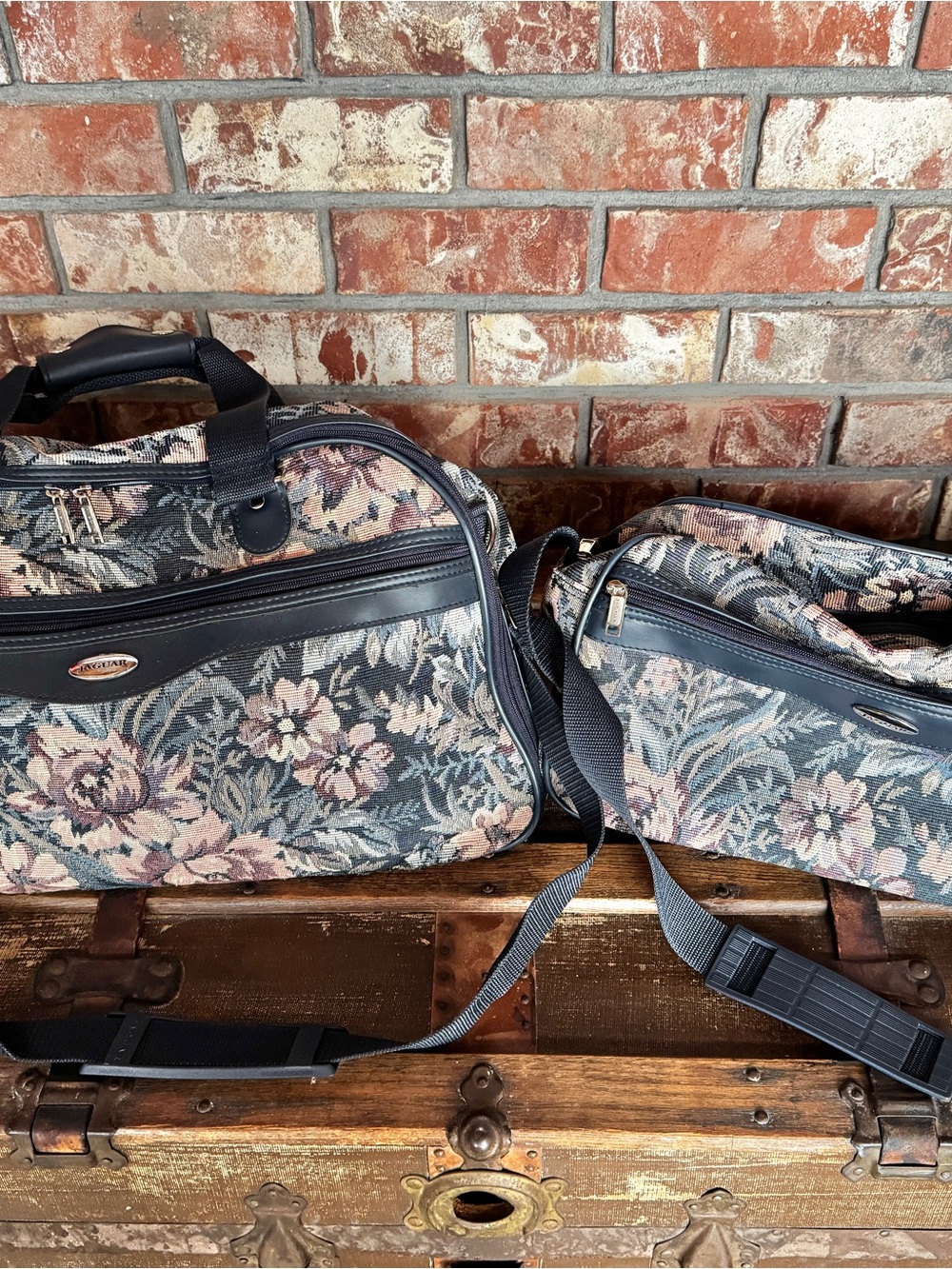 Vintage Jaguar Floral Tapestry 2-Piece Luggage Set: Carry-On & Shoulder Bag